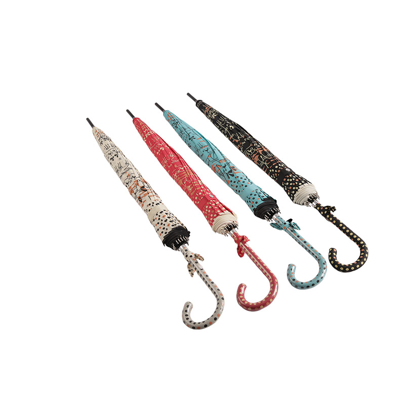 Dvojitý štýlový mačací a bodkovaný pongee s potiahnutým rovným dáždnikom-0E6B0118