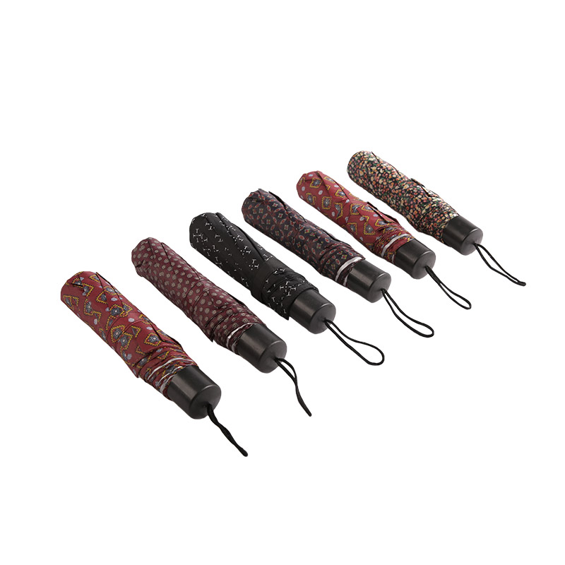 Denne škálovateľný polyetser so strieborným trojzložkovým dáždnikom-0E6B0523